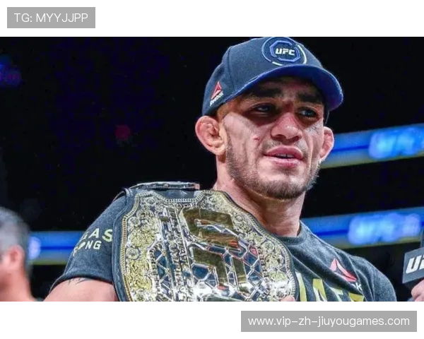 UFC重击炸裂慢动作震撼：见证拳击的极致冲击